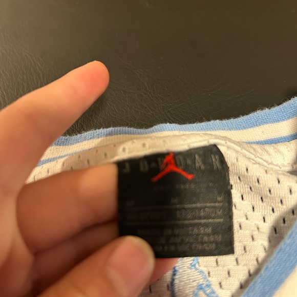 Jordan jersey boys size medium - Picture 3 of 3